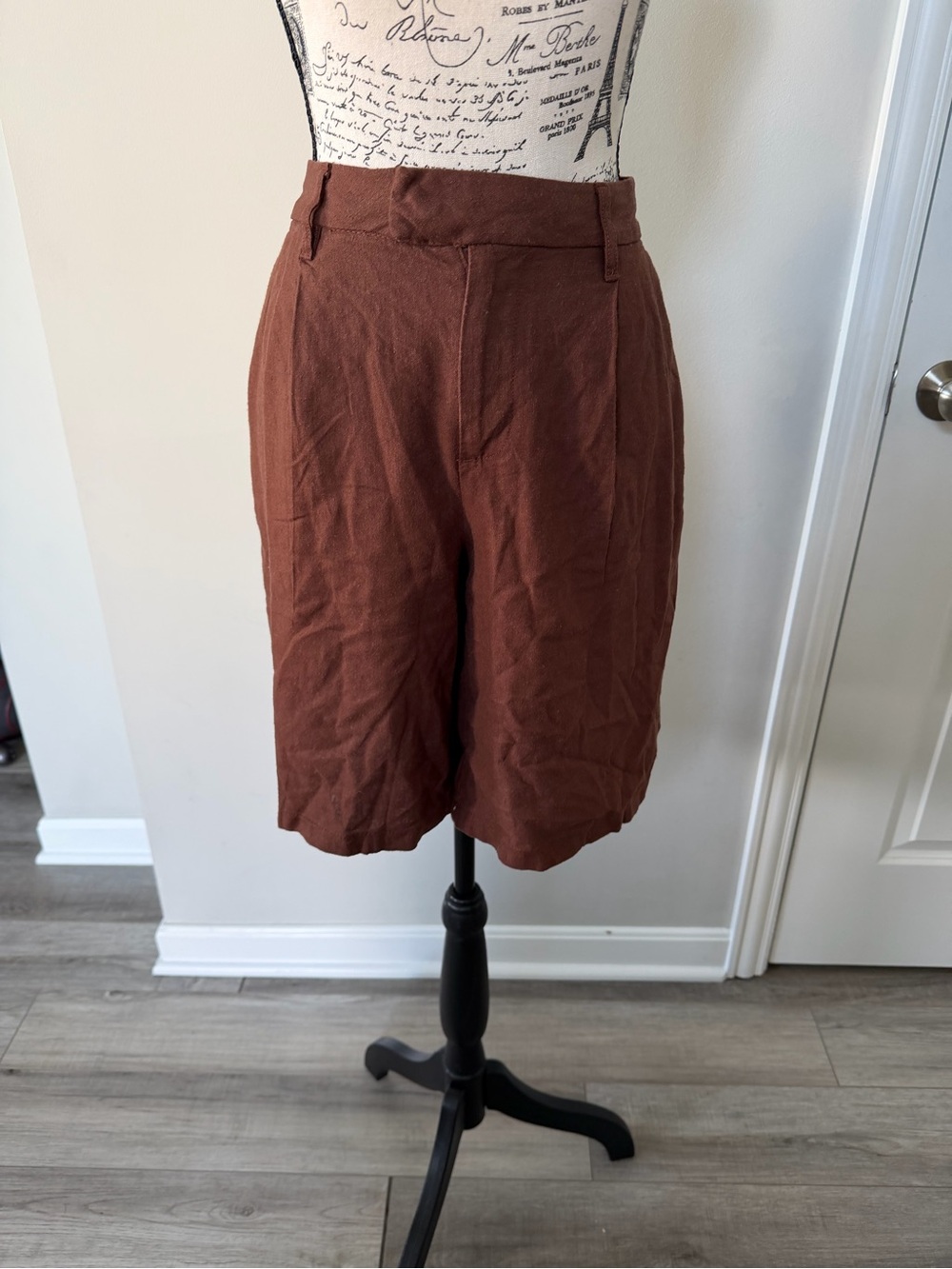 H&M Linen-Blend Shorts in Deep Rust size 6